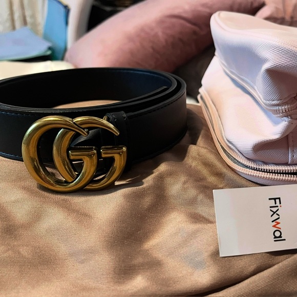 Gucci Marmont Black Leather Belt.
Comes in a different dust bag 😆 - Picture 3 of 4